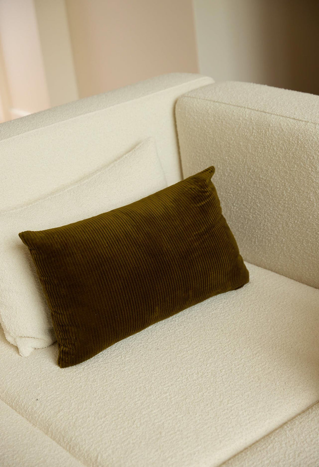 Coussin velours côtelé Olive - 30x50 cm
