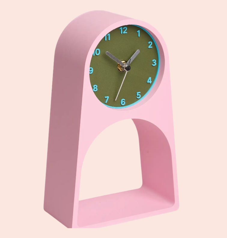 Horloge design rose & kaki – la touche douce et originale pour votre intérieur