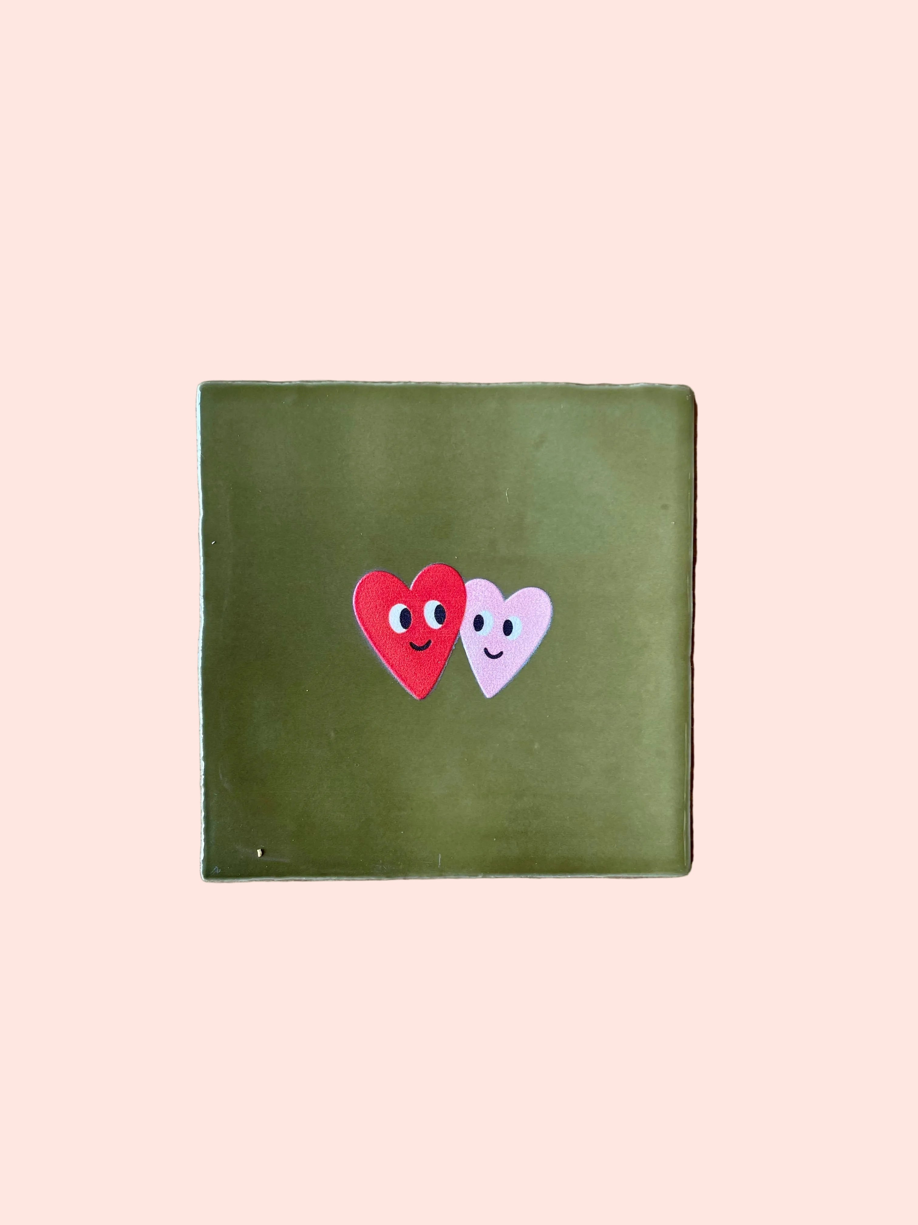 Carreau décoratif en céramique Coeurs amoureux – Studio Meuk