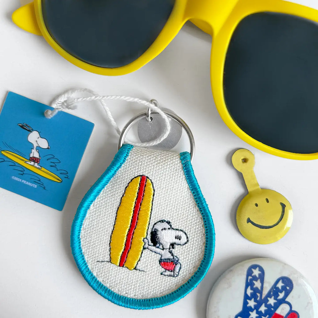 Porte-clés Snoopy brodé - Surf