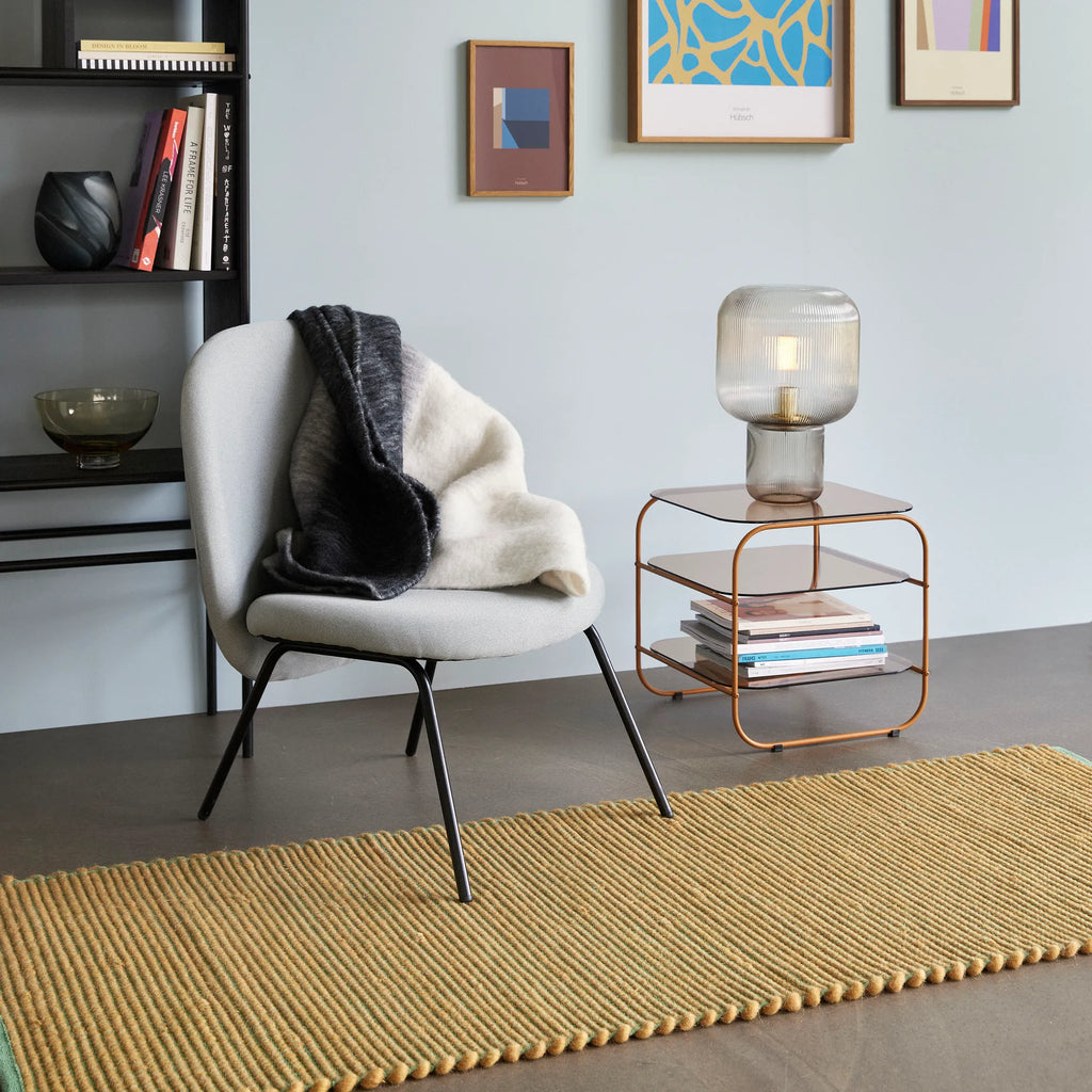 Table d’appoint en verre ambré Echo – Hübsch – design élégant et chaleureux